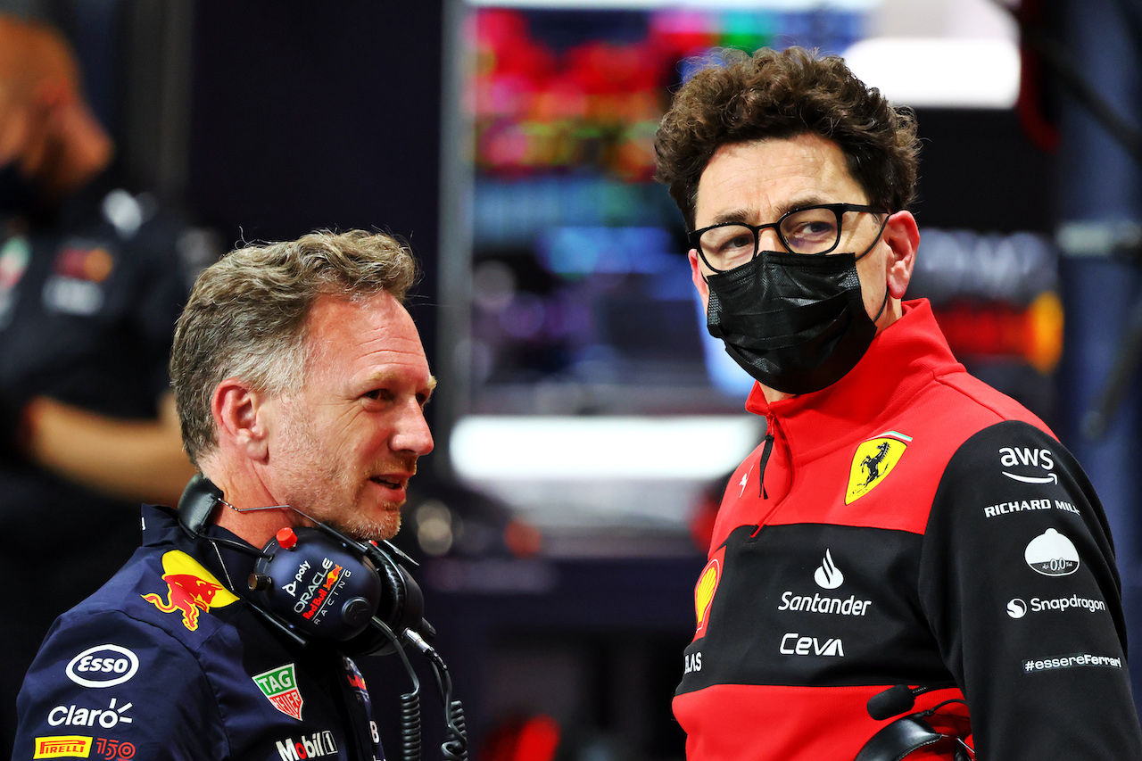 GP ARABIA SAUDITA, (L to R): Christian Horner (GBR) Red Bull Racing Team Principal with Mattia Binotto (ITA) Ferrari Team Principal.
26.03.2022. Formula 1 World Championship, Rd 2, Saudi Arabian Grand Prix, Jeddah, Saudi Arabia, Qualifiche Day.
- www.xpbimages.com, EMail: requests@xpbimages.com © Copyright: Batchelor / XPB Images