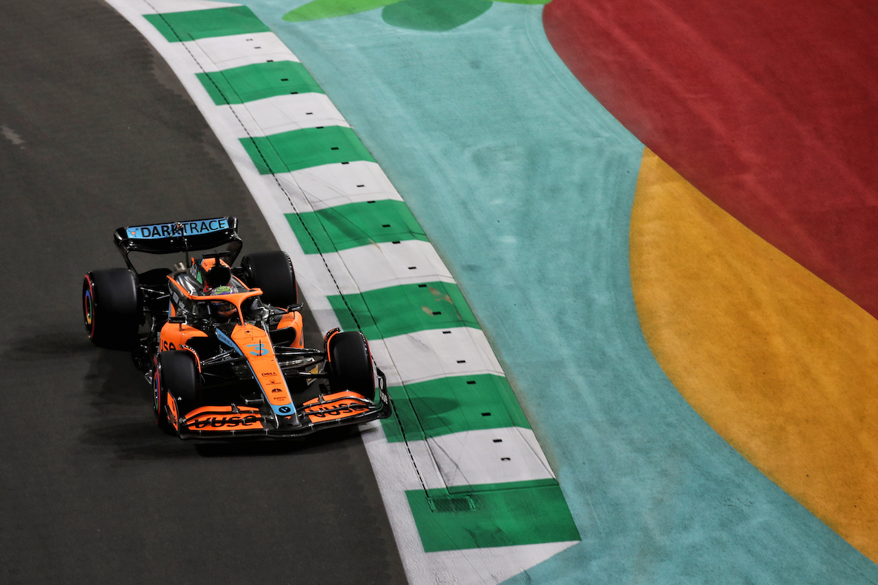 GP ARABIA SAUDITA, Daniel Ricciardo (AUS) McLaren MCL36.
26.03.2022. Formula 1 World Championship, Rd 2, Saudi Arabian Grand Prix, Jeddah, Saudi Arabia, Qualifiche Day.
 - www.xpbimages.com, EMail: requests@xpbimages.com © Copyright: Coates / XPB Images
