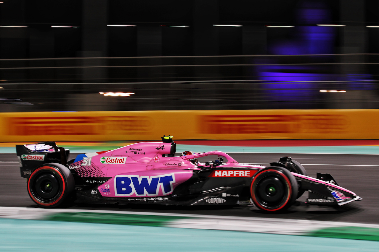 GP ARABIA SAUDITA, Esteban Ocon (FRA) Alpine F1 Team A522.
26.03.2022. Formula 1 World Championship, Rd 2, Saudi Arabian Grand Prix, Jeddah, Saudi Arabia, Qualifiche Day.
 - www.xpbimages.com, EMail: requests@xpbimages.com © Copyright: Coates / XPB Images