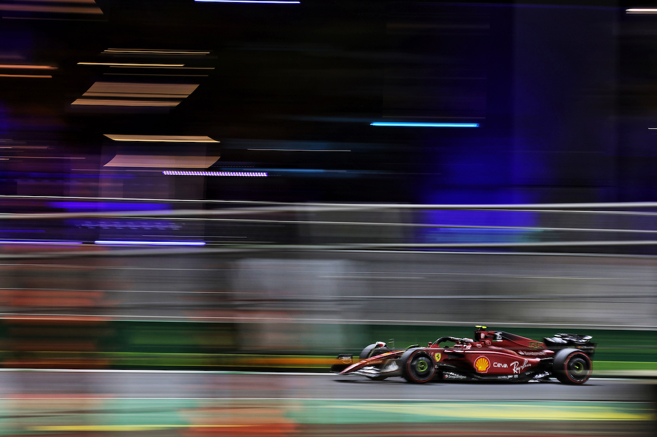 GP ARABIA SAUDITA, Carlos Sainz Jr (ESP) Ferrari F1-75.
26.03.2022. Formula 1 World Championship, Rd 2, Saudi Arabian Grand Prix, Jeddah, Saudi Arabia, Qualifiche Day.
- www.xpbimages.com, EMail: requests@xpbimages.com © Copyright: Bearne / XPB Images