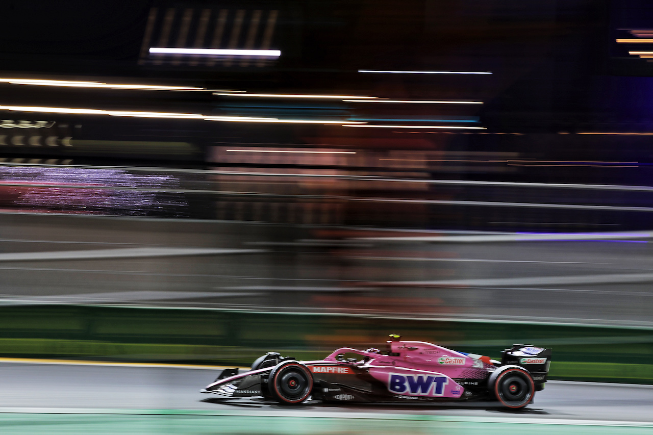 GP ARABIA SAUDITA, Esteban Ocon (FRA) Alpine F1 Team A522.
26.03.2022. Formula 1 World Championship, Rd 2, Saudi Arabian Grand Prix, Jeddah, Saudi Arabia, Qualifiche Day.
- www.xpbimages.com, EMail: requests@xpbimages.com © Copyright: Bearne / XPB Images
