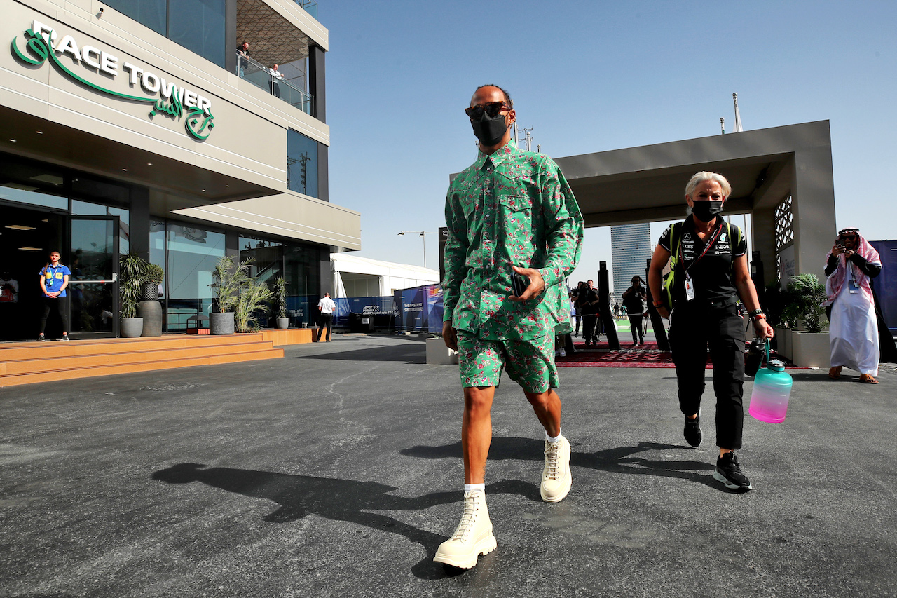 GP ARABIA SAUDITA, Lewis Hamilton (GBR) Mercedes AMG F1.
26.03.2022. Formula 1 World Championship, Rd 2, Saudi Arabian Grand Prix, Jeddah, Saudi Arabia, Qualifiche Day.
 - www.xpbimages.com, EMail: requests@xpbimages.com © Copyright: Coates / XPB Images
