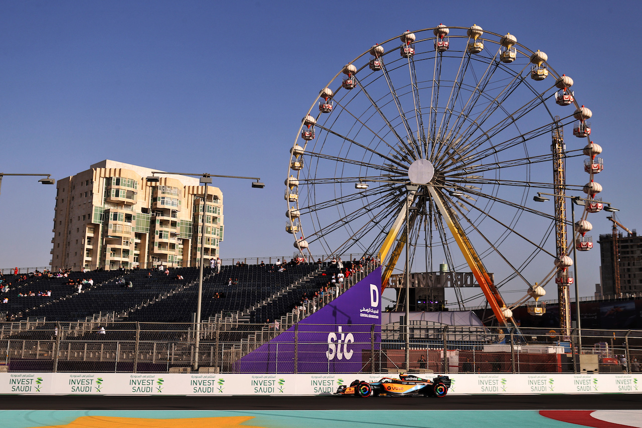 GP ARABIA SAUDITA, Lando Norris (GBR) McLaren MCL36.
26.03.2022. Formula 1 World Championship, Rd 2, Saudi Arabian Grand Prix, Jeddah, Saudi Arabia, Qualifiche Day.
- www.xpbimages.com, EMail: requests@xpbimages.com © Copyright: Moy / XPB Images