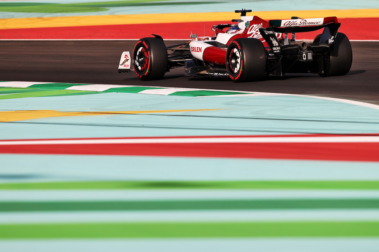 GP ARABIA SAUDITA, Valtteri Bottas (FIN) Alfa Romeo F1 Team C42.
26.03.2022. Formula 1 World Championship, Rd 2, Saudi Arabian Grand Prix, Jeddah, Saudi Arabia, Qualifiche Day.
- www.xpbimages.com, EMail: requests@xpbimages.com © Copyright: Moy / XPB Images