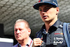 GP ARABIA SAUDITA, Max Verstappen (NLD) Red Bull Racing with his father Jos Verstappen (NLD).
26.03.2022. Formula 1 World Championship, Rd 2, Saudi Arabian Grand Prix, Jeddah, Saudi Arabia, Qualifiche Day.
- www.xpbimages.com, EMail: requests@xpbimages.com © Copyright: Batchelor / XPB Images