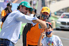 GP ARABIA SAUDITA, Daniel Ricciardo (AUS) McLaren with fans.
26.03.2022. Formula 1 World Championship, Rd 2, Saudi Arabian Grand Prix, Jeddah, Saudi Arabia, Qualifiche Day.
- www.xpbimages.com, EMail: requests@xpbimages.com © Copyright: Moy / XPB Images