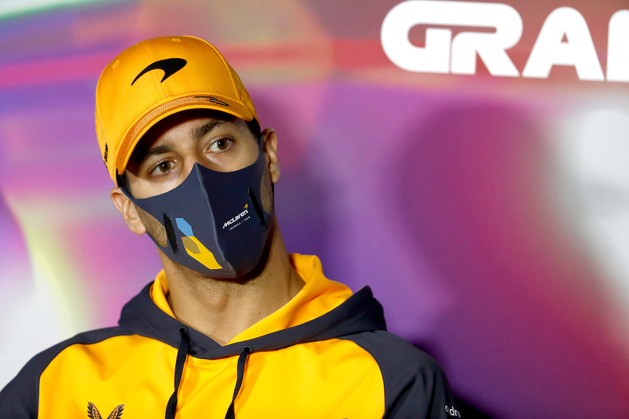 GP ARABIA SAUDITA, Daniel Ricciardo (AUS) McLaren in the FIA Press Conference.
25.03.2022 Formula 1 World Championship, Rd 2, Saudi Arabian Grand Prix, Jeddah, Saudi Arabia, Practice Day.
- www.xpbimages.com, EMail: requests@xpbimages.com © Copyright: XPB Images