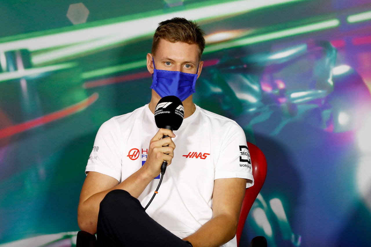 GP ARABIA SAUDITA, Mick Schumacher (GER) Haas F1 Team in the FIA Press Conference.
25.03.2022 Formula 1 World Championship, Rd 2, Saudi Arabian Grand Prix, Jeddah, Saudi Arabia, Practice Day.
- www.xpbimages.com, EMail: requests@xpbimages.com © Copyright: XPB Images