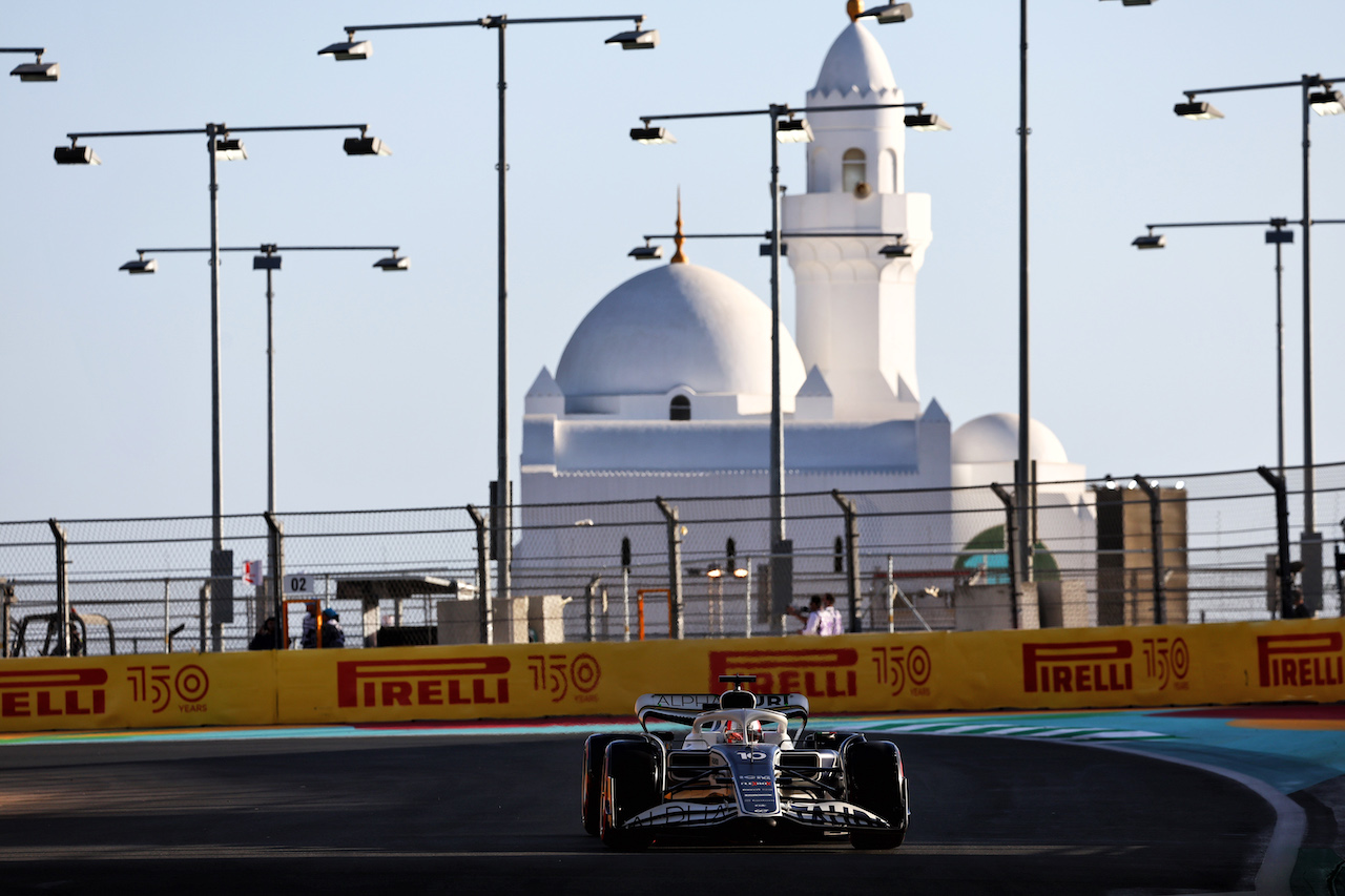 GP ARABIA SAUDITA, Pierre Gasly (FRA) AlphaTauri AT03.
25.03.2022 Formula 1 World Championship, Rd 2, Saudi Arabian Grand Prix, Jeddah, Saudi Arabia, Practice Day.
- www.xpbimages.com, EMail: requests@xpbimages.com © Copyright: Batchelor / XPB Images