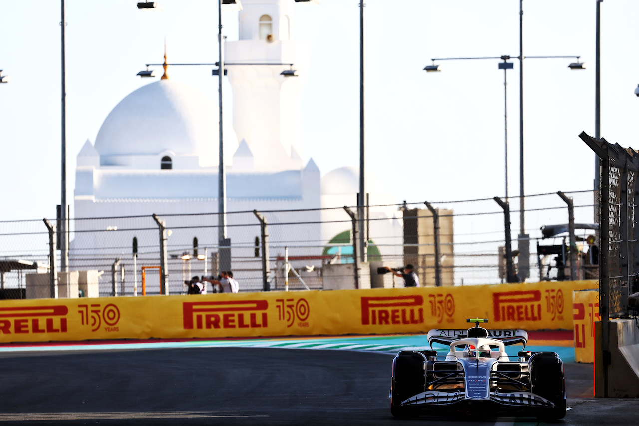 GP ARABIA SAUDITA, Yuki Tsunoda (JPN) AlphaTauri AT03.
25.03.2022 Formula 1 World Championship, Rd 2, Saudi Arabian Grand Prix, Jeddah, Saudi Arabia, Practice Day.
- www.xpbimages.com, EMail: requests@xpbimages.com © Copyright: Batchelor / XPB Images