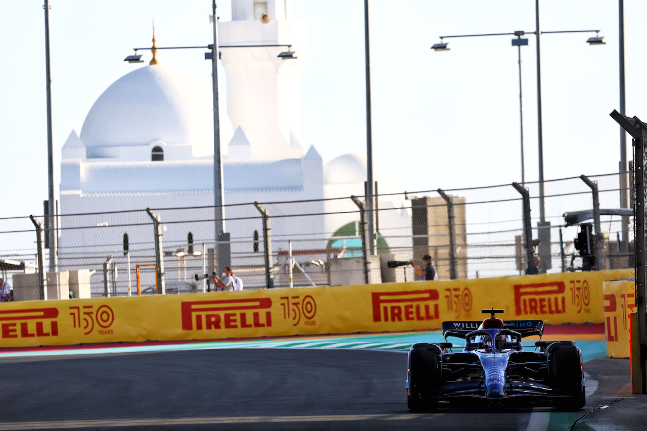 GP ARABIA SAUDITA, Alexander Albon (THA) Williams Racing FW44.
25.03.2022 Formula 1 World Championship, Rd 2, Saudi Arabian Grand Prix, Jeddah, Saudi Arabia, Practice Day.
- www.xpbimages.com, EMail: requests@xpbimages.com © Copyright: Batchelor / XPB Images