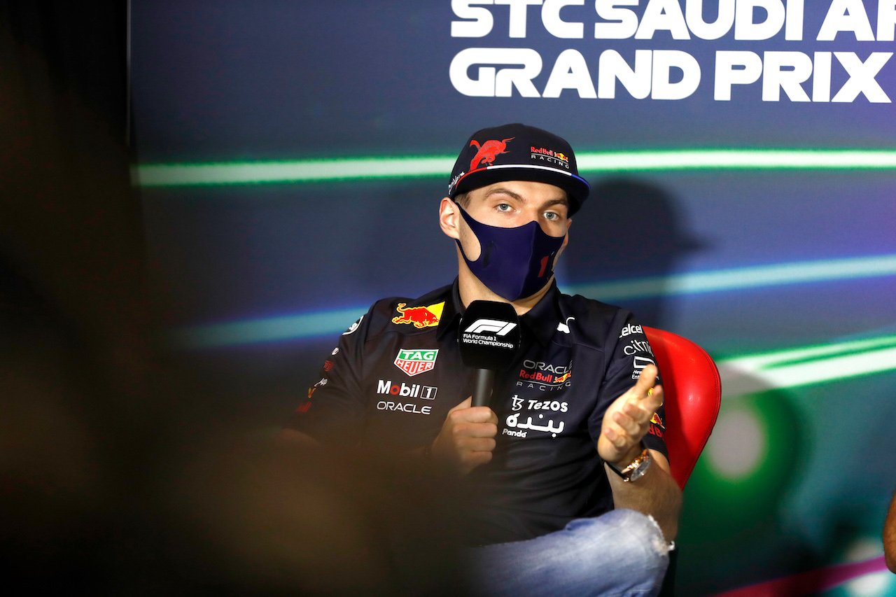 GP ARABIA SAUDITA, Max Verstappen (NLD) Red Bull Racing in the FIA Press Conference.
25.03.2022 Formula 1 World Championship, Rd 2, Saudi Arabian Grand Prix, Jeddah, Saudi Arabia, Practice Day.
- www.xpbimages.com, EMail: requests@xpbimages.com © Copyright: XPB Images