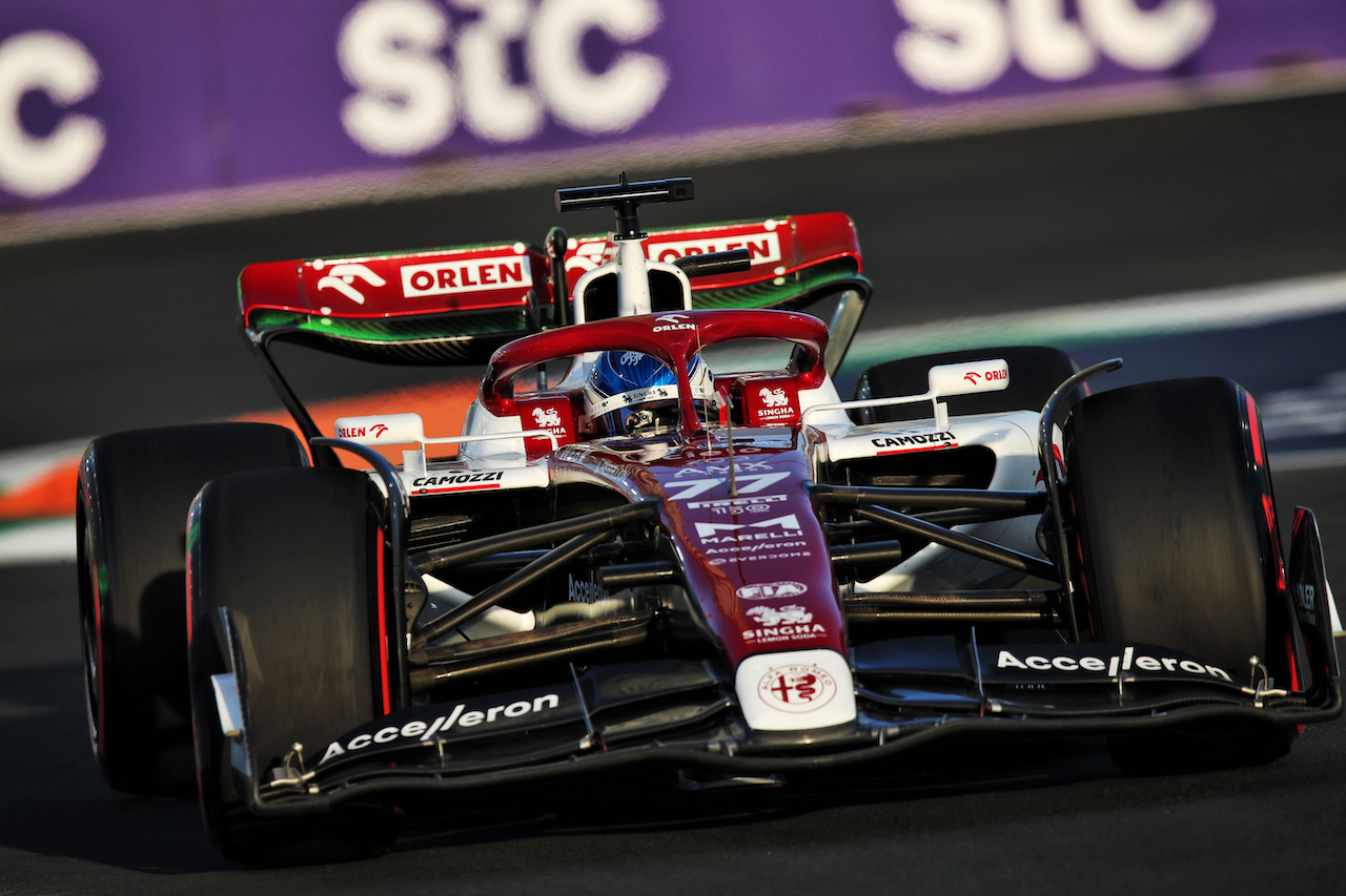 GP ARABIA SAUDITA, Valtteri Bottas (FIN) Alfa Romeo F1 Team C42.
25.03.2022 Formula 1 World Championship, Rd 2, Saudi Arabian Grand Prix, Jeddah, Saudi Arabia, Practice Day.
 - www.xpbimages.com, EMail: requests@xpbimages.com © Copyright: Coates / XPB Images