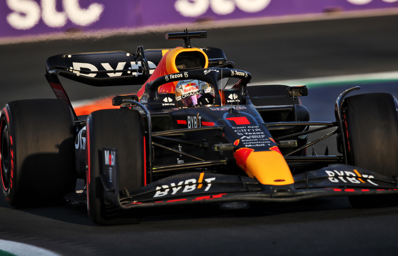 GP ARABIA SAUDITA, Max Verstappen (NLD) Red Bull Racing RB18.
25.03.2022 Formula 1 World Championship, Rd 2, Saudi Arabian Grand Prix, Jeddah, Saudi Arabia, Practice Day.
 - www.xpbimages.com, EMail: requests@xpbimages.com © Copyright: Coates / XPB Images