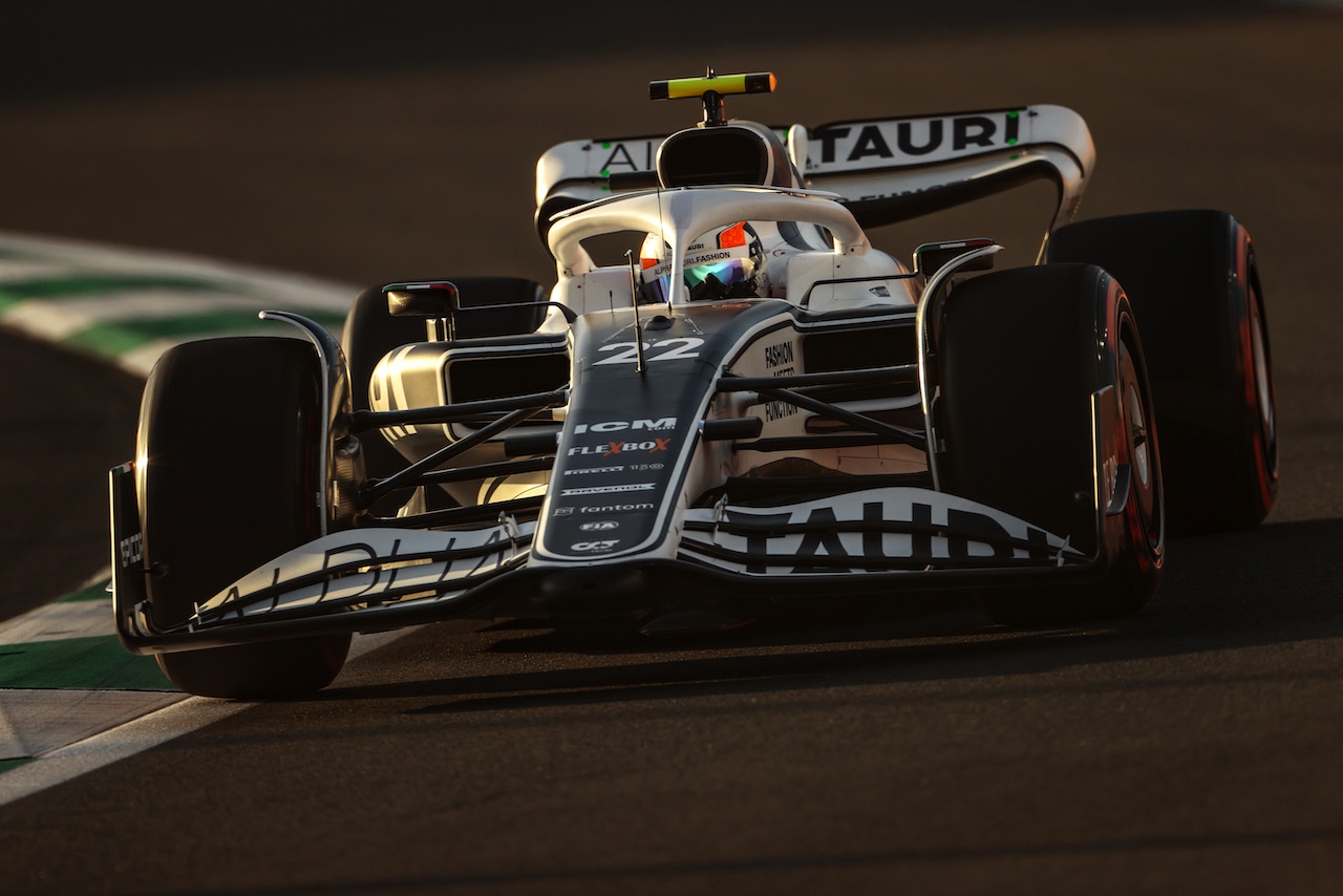 GP ARABIA SAUDITA, Yuki Tsunoda (JPN), Alpha Tauri 
25.03.2022 Formula 1 World Championship, Rd 2, Saudi Arabian Grand Prix, Jeddah, Saudi Arabia, Practice Day.
- www.xpbimages.com, EMail: requests@xpbimages.com ¬© Copyright: Charniaux / XPB Images