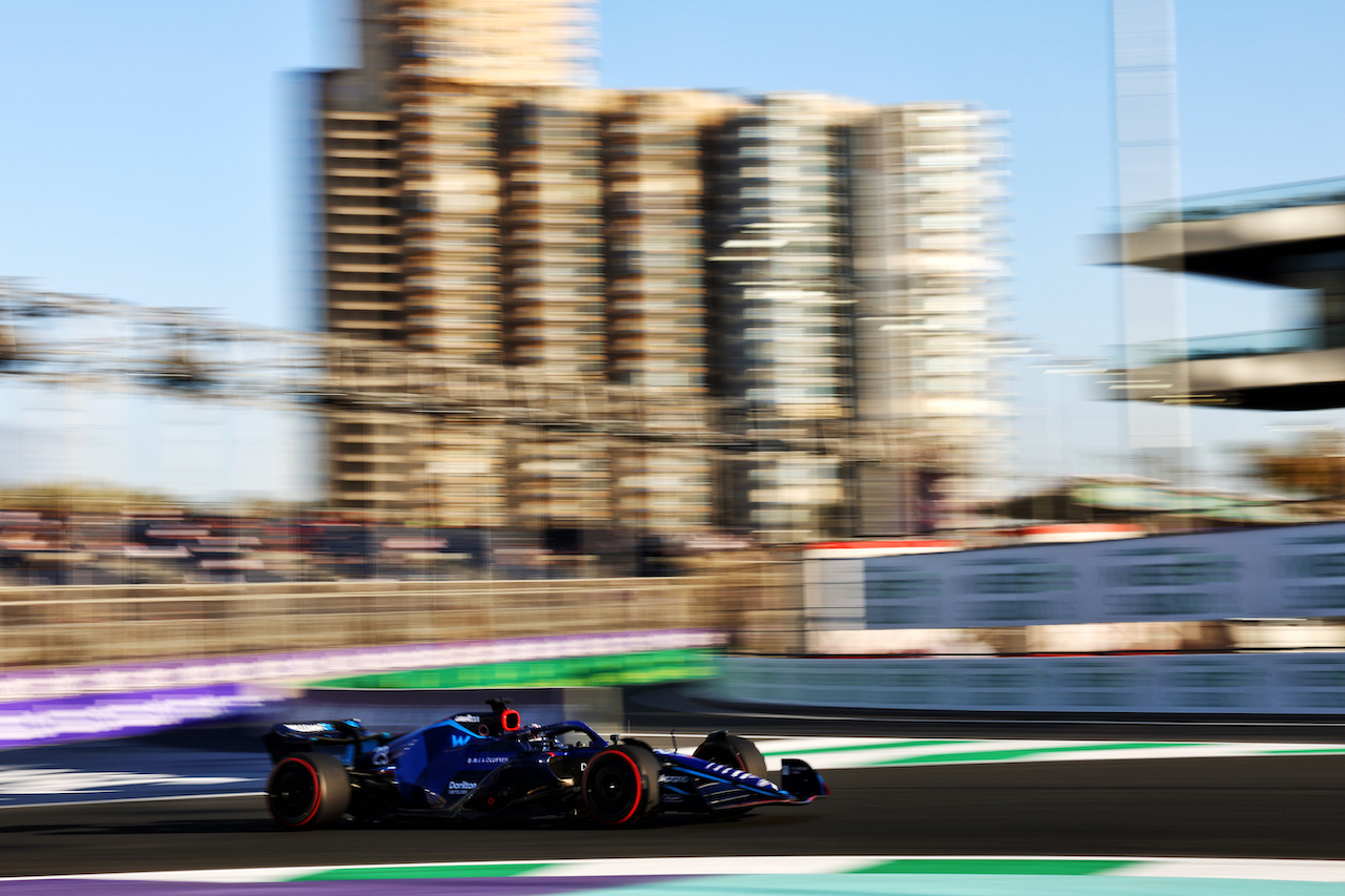 GP ARABIA SAUDITA, Alexander Albon (THA) Williams Racing FW44.
25.03.2022 Formula 1 World Championship, Rd 2, Saudi Arabian Grand Prix, Jeddah, Saudi Arabia, Practice Day.
- www.xpbimages.com, EMail: requests@xpbimages.com © Copyright: Batchelor / XPB Images