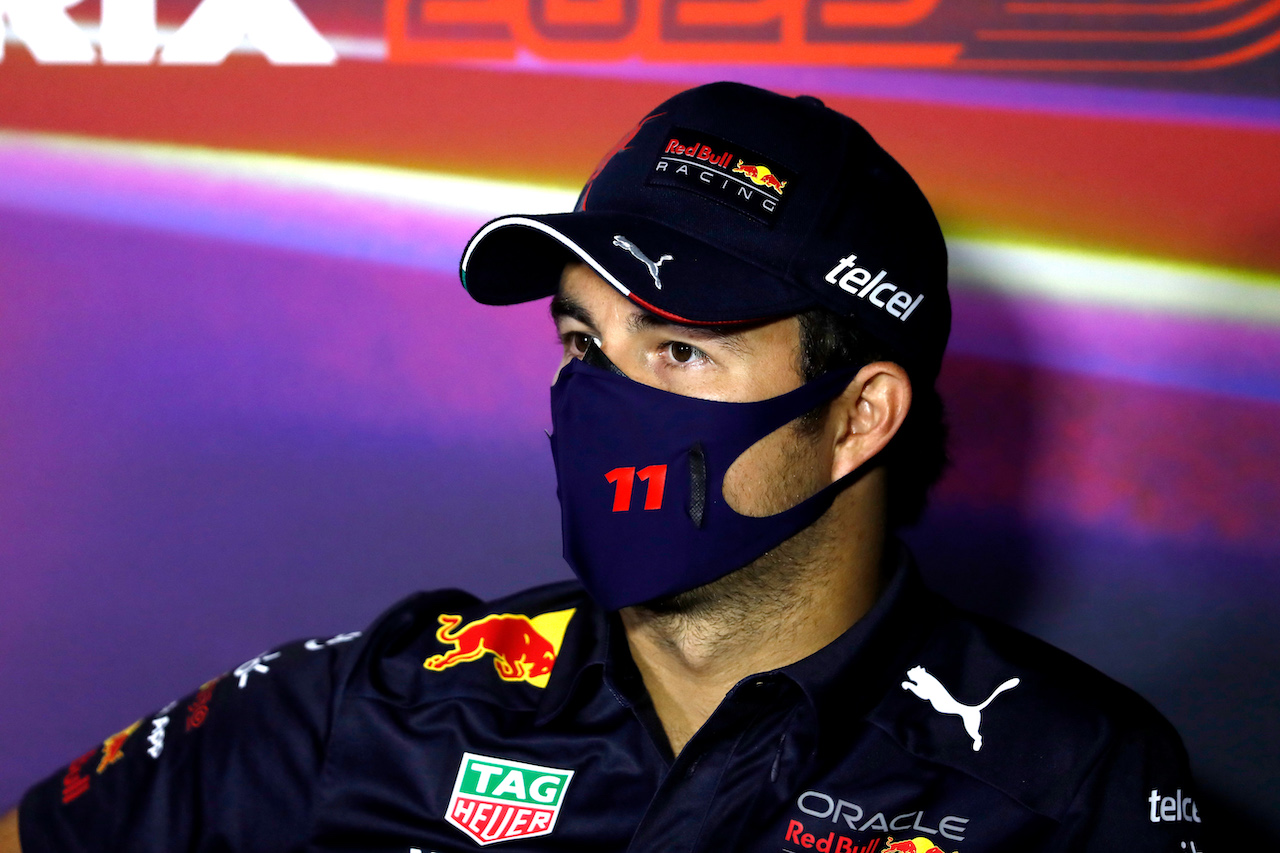GP ARABIA SAUDITA, Sergio Perez (MEX) Red Bull Racing in the FIA Press Conference.
25.03.2022 Formula 1 World Championship, Rd 2, Saudi Arabian Grand Prix, Jeddah, Saudi Arabia, Practice Day.
- www.xpbimages.com, EMail: requests@xpbimages.com © Copyright: XPB Images