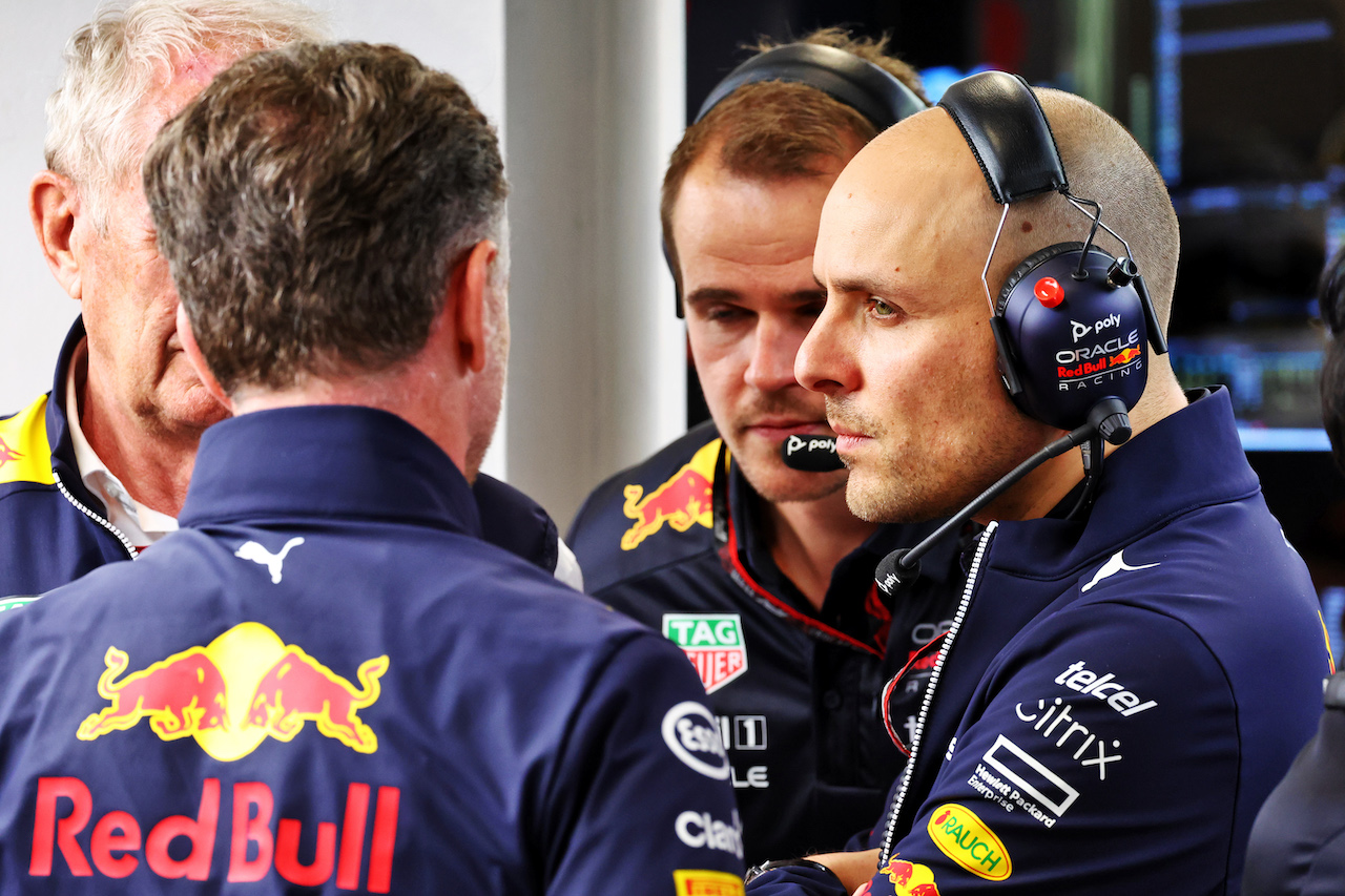 GP ARABIA SAUDITA, Gianpiero Lambiase (ITA) Red Bull Racing Engineer.
25.03.2022 Formula 1 World Championship, Rd 2, Saudi Arabian Grand Prix, Jeddah, Saudi Arabia, Practice Day.
- www.xpbimages.com, EMail: requests@xpbimages.com © Copyright: Batchelor / XPB Images