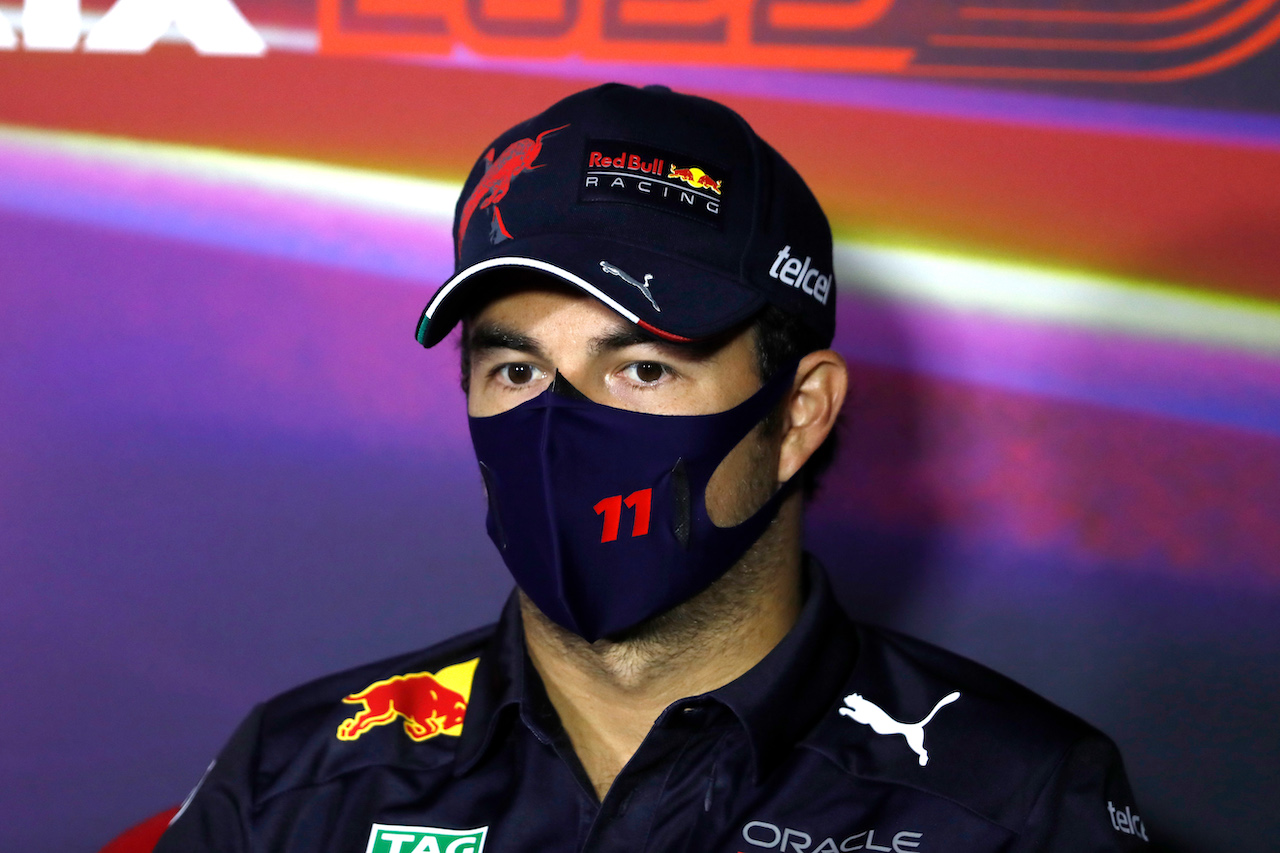 GP ARABIA SAUDITA, Sergio Perez (MEX) Red Bull Racing in the FIA Press Conference.
25.03.2022 Formula 1 World Championship, Rd 2, Saudi Arabian Grand Prix, Jeddah, Saudi Arabia, Practice Day.
- www.xpbimages.com, EMail: requests@xpbimages.com © Copyright: XPB Images