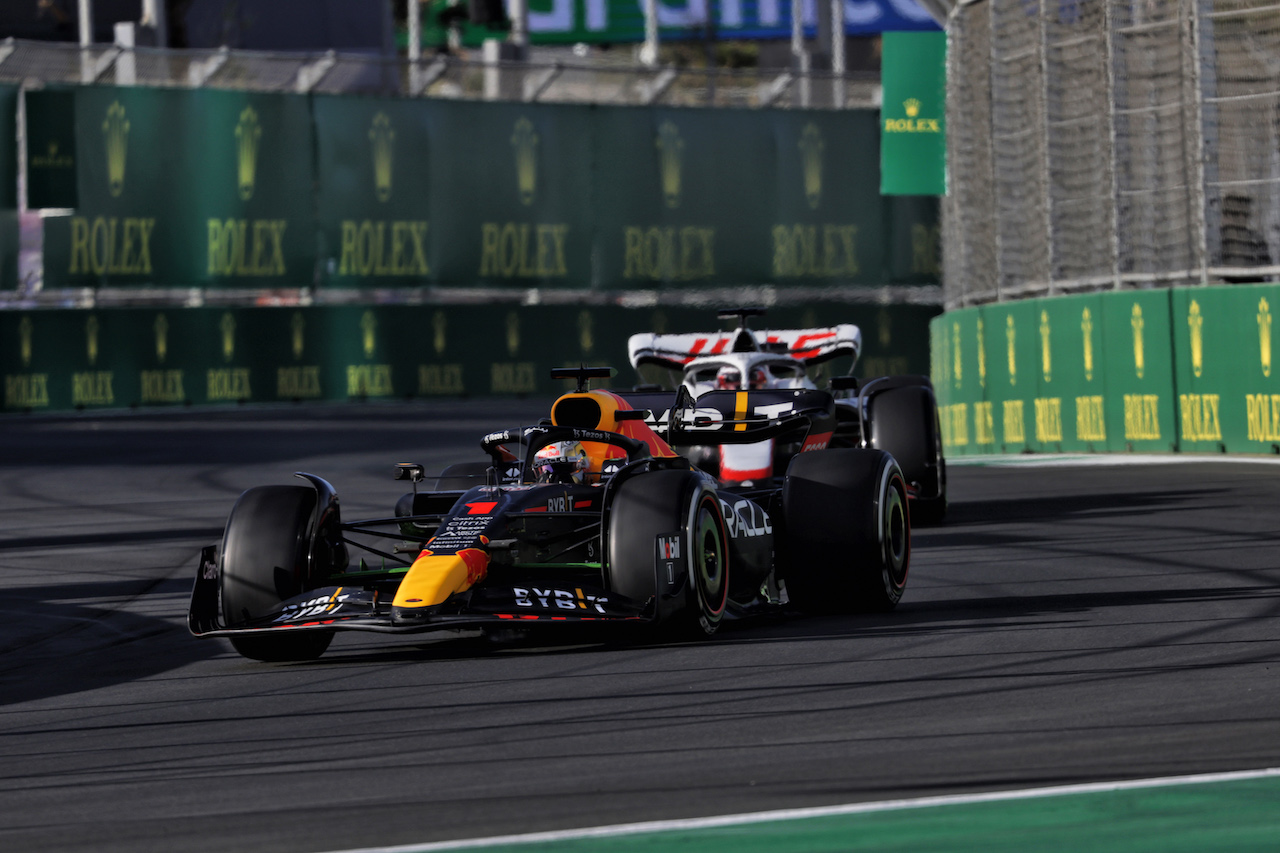 GP ARABIA SAUDITA, Max Verstappen (NLD) Red Bull Racing RB18.
25.03.2022 Formula 1 World Championship, Rd 2, Saudi Arabian Grand Prix, Jeddah, Saudi Arabia, Practice Day.
- www.xpbimages.com, EMail: requests@xpbimages.com © Copyright: Bearne / XPB Images