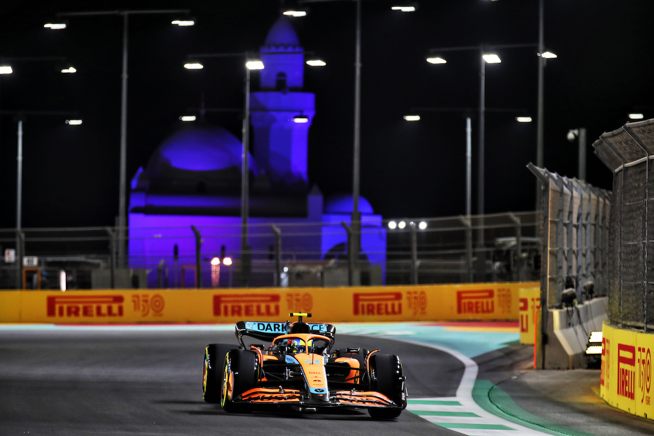 GP ARABIA SAUDITA, Lando Norris (GBR) McLaren MCL36.
25.03.2022 Formula 1 World Championship, Rd 2, Saudi Arabian Grand Prix, Jeddah, Saudi Arabia, Practice Day.
 - www.xpbimages.com, EMail: requests@xpbimages.com © Copyright: Coates / XPB Images