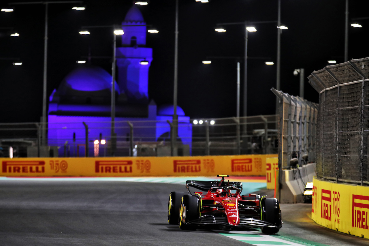 GP ARABIA SAUDITA, Carlos Sainz Jr (ESP) Ferrari F1-75.
25.03.2022 Formula 1 World Championship, Rd 2, Saudi Arabian Grand Prix, Jeddah, Saudi Arabia, Practice Day.
 - www.xpbimages.com, EMail: requests@xpbimages.com © Copyright: Coates / XPB Images