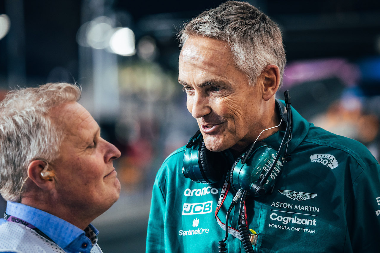 GP ARABIA SAUDITA, (L to R): Johnny Herbert (GBR) Sky Sports F1 Presenter with Martin Whitmarsh (GBR) Aston Martin F1 Team Group Chief Executive Officer.
25.03.2022 Formula 1 World Championship, Rd 2, Saudi Arabian Grand Prix, Jeddah, Saudi Arabia, Practice Day.
- www.xpbimages.com, EMail: requests@xpbimages.com © Copyright: Bearne / XPB Images
