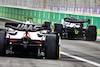 GP ARABIA SAUDITA, Yuki Tsunoda (JPN) AlphaTauri AT03 e Kevin Magnussen (DEN) Haas VF-22.
25.03.2022 Formula 1 World Championship, Rd 2, Saudi Arabian Grand Prix, Jeddah, Saudi Arabia, Practice Day.
- www.xpbimages.com, EMail: requests@xpbimages.com © Copyright: Batchelor / XPB Images