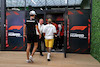 GP ARABIA SAUDITA, George Russell (GBR) Mercedes AMG F1 e Lewis Hamilton (GBR) Mercedes AMG F1 at a meeting following a missile strike on an Aramco oil facility near to the circuit.

25.03.2022 Formula 1 World Championship, Rd 2, Saudi Arabian Grand Prix, Jeddah, Saudi Arabia, Practice Day.
- www.xpbimages.com, EMail: requests@xpbimages.com © Copyright: Moy / XPB Images