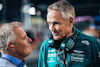 GP ARABIA SAUDITA, (L to R): Johnny Herbert (GBR) Sky Sports F1 Presenter with Martin Whitmarsh (GBR) Aston Martin F1 Team Group Chief Executive Officer.
25.03.2022 Formula 1 World Championship, Rd 2, Saudi Arabian Grand Prix, Jeddah, Saudi Arabia, Practice Day.
- www.xpbimages.com, EMail: requests@xpbimages.com © Copyright: Bearne / XPB Images