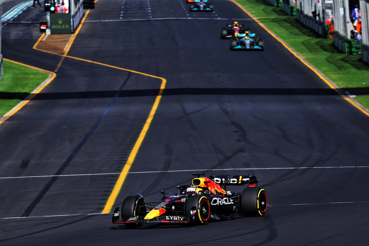 GP AUSTRALIA, Max Verstappen (NLD) Red Bull Racing RB18.
10.04.2022. Formula 1 World Championship, Rd 3, Australian Grand Prix, Albert Park, Melbourne, Australia, Gara Day.
- www.xpbimages.com, EMail: requests@xpbimages.com © Copyright: Batchelor / XPB Images