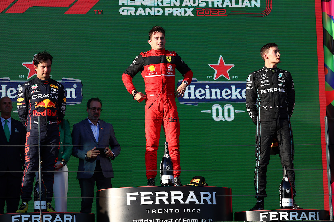 GP AUSTRALIA, 1st place Charles Leclerc (MON) Ferrari F1-75 with 2nd place Sergio Perez (MEX) Red Bull Racing RB18 e 3rd place George Russell (GBR) Mercedes AMG F1.
10.04.2022. Formula 1 World Championship, Rd 3, Australian Grand Prix, Albert Park, Melbourne, Australia, Gara Day.
- www.xpbimages.com, EMail: requests@xpbimages.com ¬© Copyright: Batchelor / XPB Images