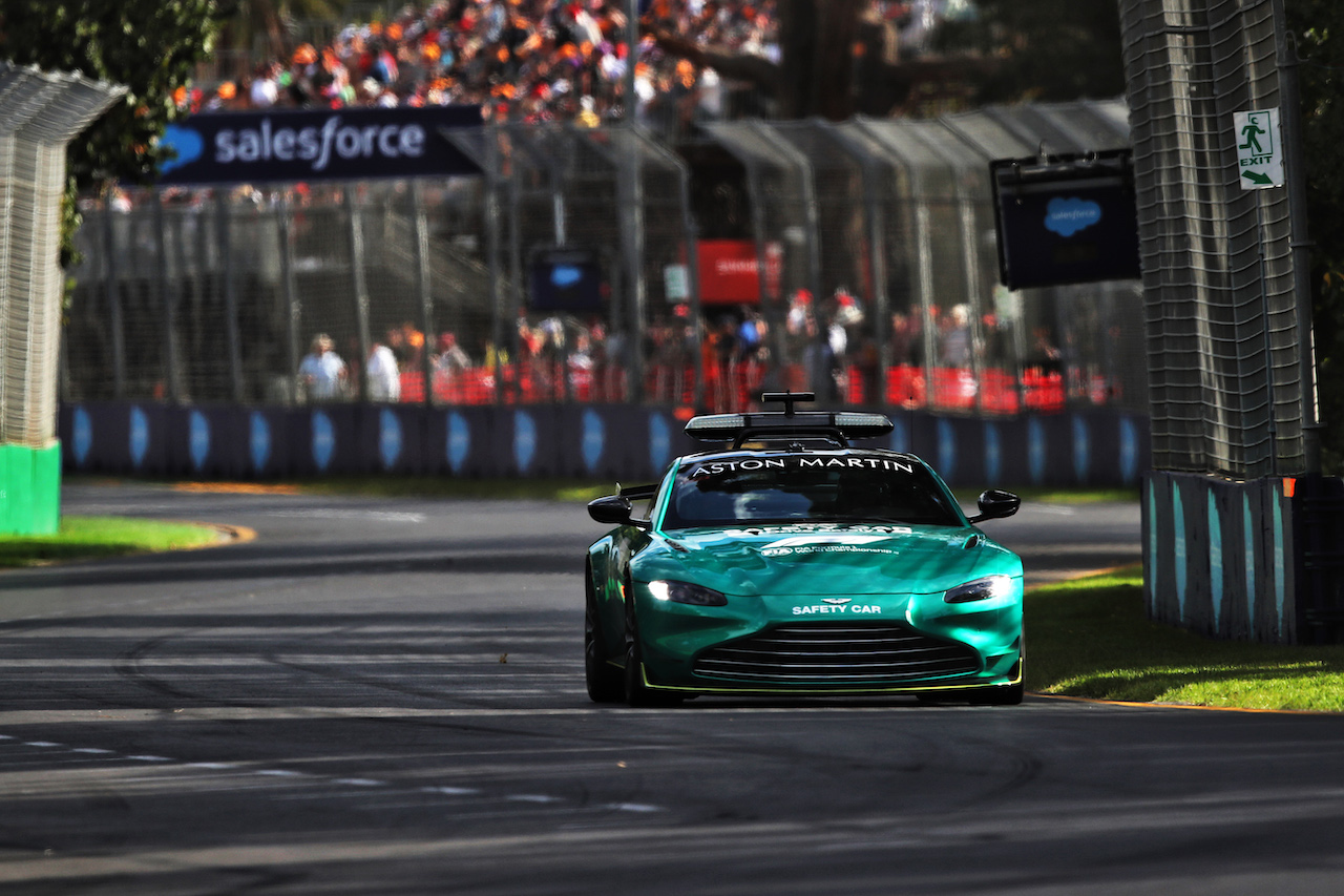GP AUSTRALIA, Aston Martin FIA Safety Car.
10.04.2022. Formula 1 World Championship, Rd 3, Australian Grand Prix, Albert Park, Melbourne, Australia, Gara Day.
 - www.xpbimages.com, EMail: requests@xpbimages.com © Copyright: Coates / XPB Images
