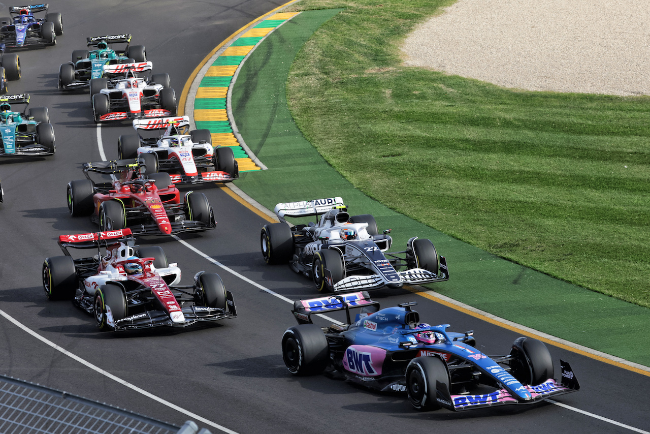 GP AUSTRALIA, Fernando Alonso (ESP) Alpine F1 Team A522 at the partenza of the race.
10.04.2022. Formula 1 World Championship, Rd 3, Australian Grand Prix, Albert Park, Melbourne, Australia, Gara Day.
- www.xpbimages.com, EMail: requests@xpbimages.com © Copyright: Bearne / XPB Images