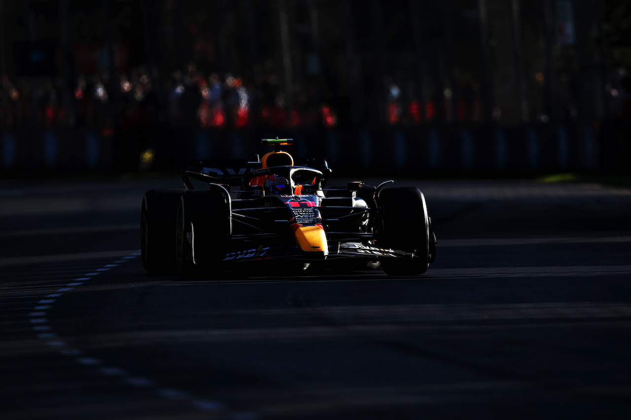 GP AUSTRALIA, Sergio Perez (MEX) Red Bull Racing RB18.
10.04.2022. Formula 1 World Championship, Rd 3, Australian Grand Prix, Albert Park, Melbourne, Australia, Gara Day.
 - www.xpbimages.com, EMail: requests@xpbimages.com © Copyright: Coates / XPB Images