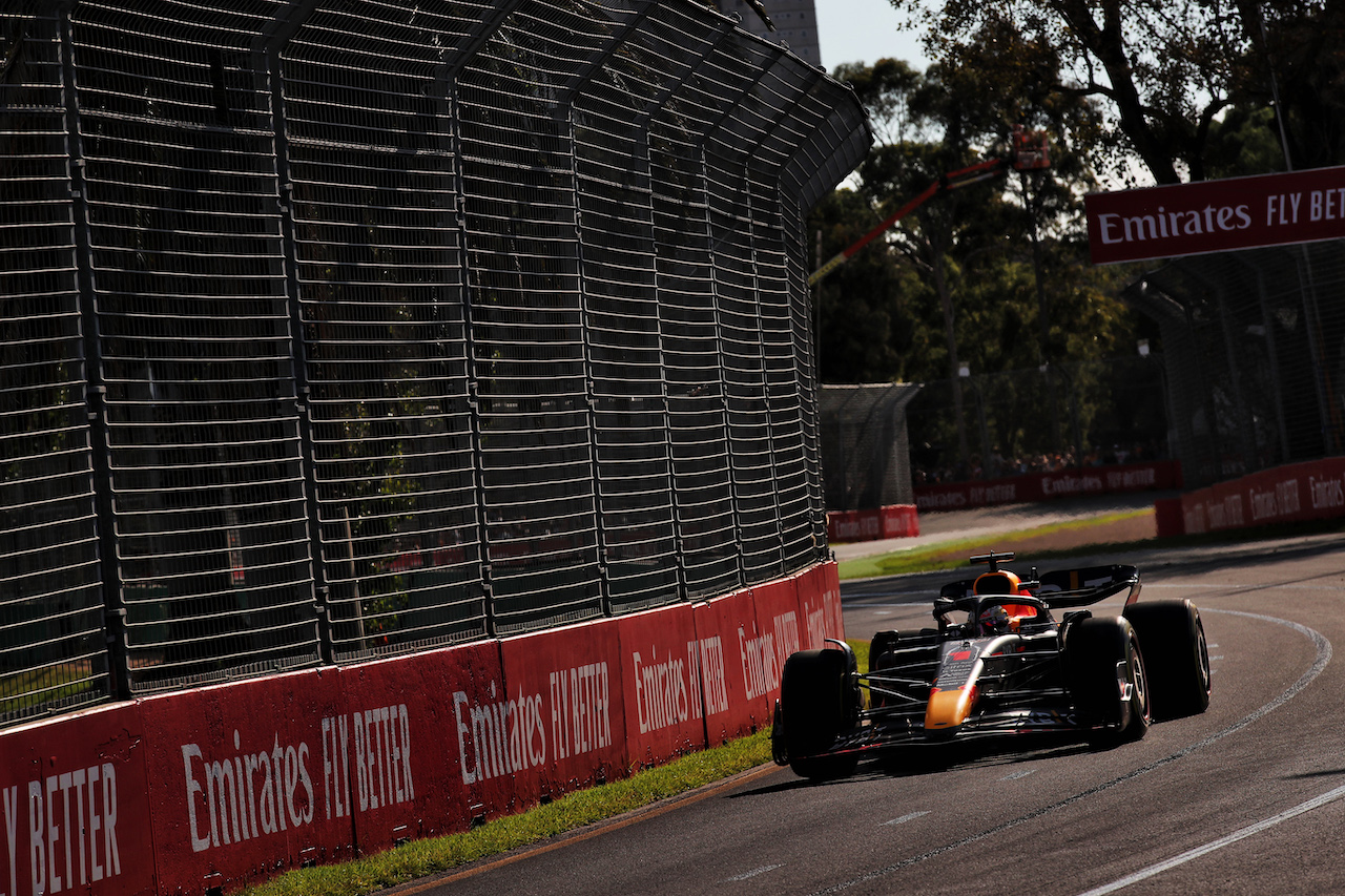 GP AUSTRALIA, Max Verstappen (NLD) Red Bull Racing RB18.
10.04.2022. Formula 1 World Championship, Rd 3, Australian Grand Prix, Albert Park, Melbourne, Australia, Gara Day.
 - www.xpbimages.com, EMail: requests@xpbimages.com © Copyright: Coates / XPB Images