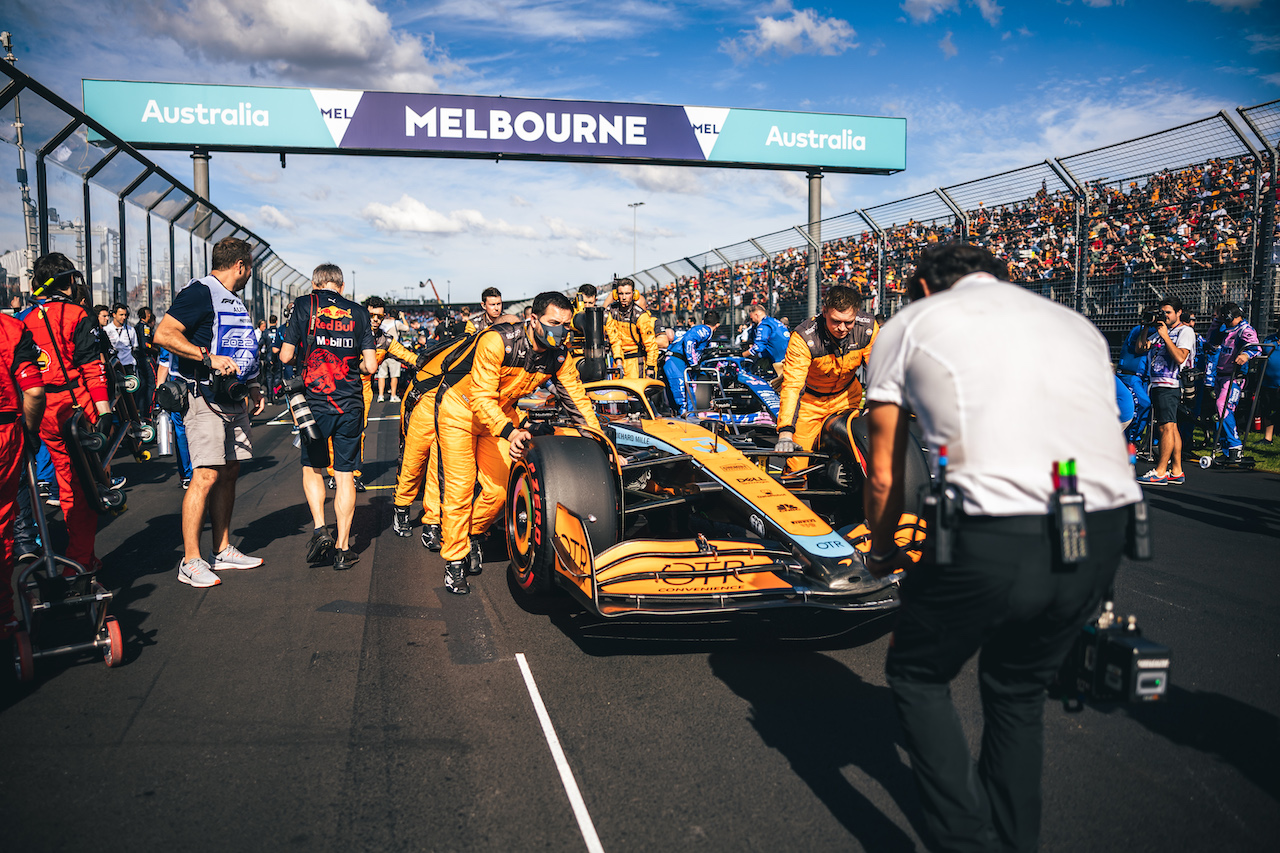 GP AUSTRALIA, Daniel Ricciardo (AUS) McLaren MCL36 on the grid.
10.04.2022. Formula 1 World Championship, Rd 3, Australian Grand Prix, Albert Park, Melbourne, Australia, Gara Day.
- www.xpbimages.com, EMail: requests@xpbimages.com © Copyright: Bearne / XPB Images