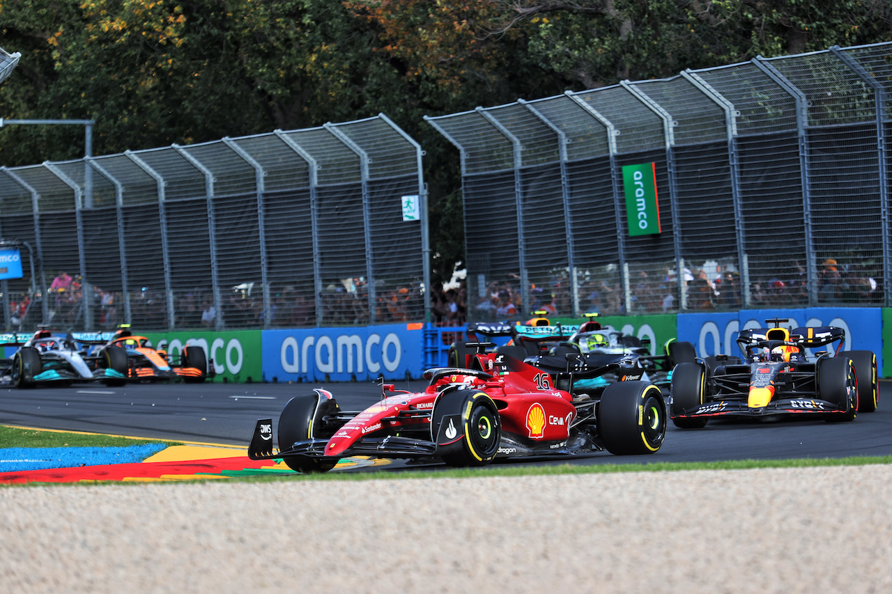 GP AUSTRALIA, Charles Leclerc (MON) Ferrari F1-75 davanti a at the partenza of the race.
10.04.2022. Formula 1 World Championship, Rd 3, Australian Grand Prix, Albert Park, Melbourne, Australia, Gara Day.
- www.xpbimages.com, EMail: requests@xpbimages.com © Copyright: Batchelor / XPB Images