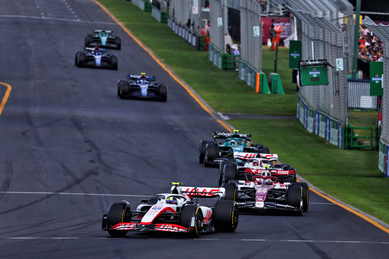 GP AUSTRALIA, Mick Schumacher (GER) Haas VF-22.
10.04.2022. Formula 1 World Championship, Rd 3, Australian Grand Prix, Albert Park, Melbourne, Australia, Gara Day.
- www.xpbimages.com, EMail: requests@xpbimages.com © Copyright: Batchelor / XPB Images