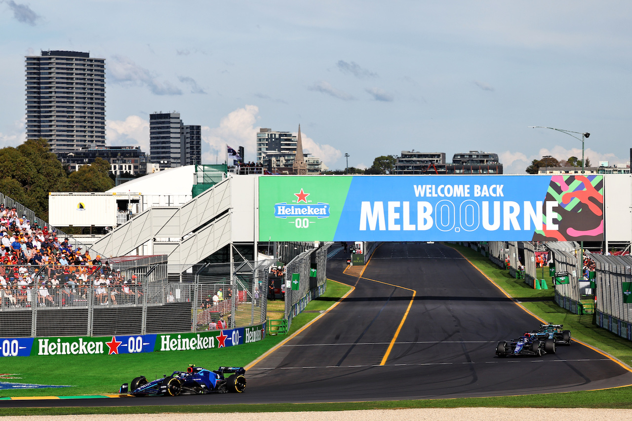 GP AUSTRALIA, Nicholas Latifi (CDN) Williams Racing FW44.
10.04.2022. Formula 1 World Championship, Rd 3, Australian Grand Prix, Albert Park, Melbourne, Australia, Gara Day.
- www.xpbimages.com, EMail: requests@xpbimages.com © Copyright: Batchelor / XPB Images
