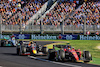GP AUSTRALIA, Charles Leclerc (MON) Ferrari F1-75 e Max Verstappen (NLD) Red Bull Racing RB18 battle for the lead of the race.
10.04.2022. Formula 1 World Championship, Rd 3, Australian Grand Prix, Albert Park, Melbourne, Australia, Gara Day.
- www.xpbimages.com, EMail: requests@xpbimages.com © Copyright: Bearne / XPB Images
