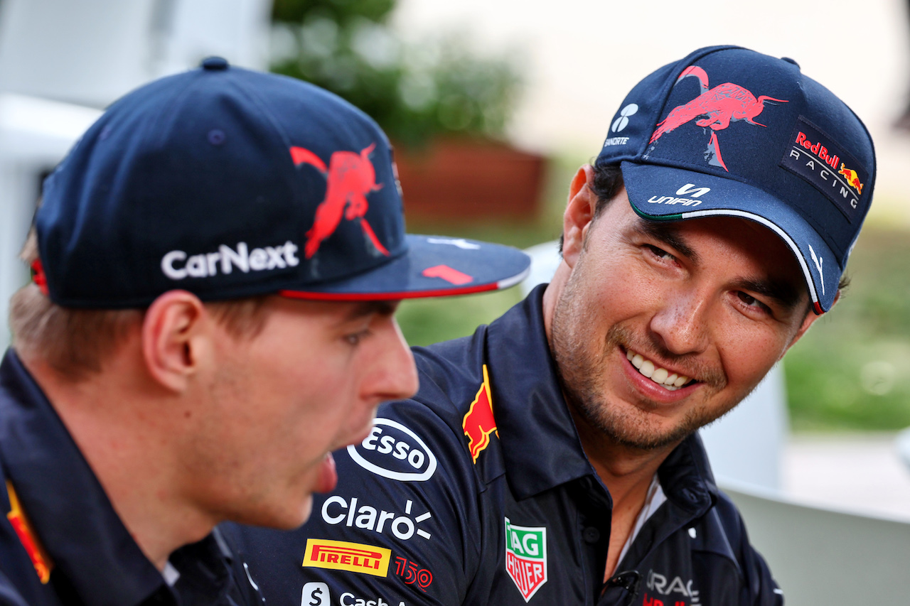GP AUSTRALIA, Sergio Perez (MEX) Red Bull Racing with team mate Max Verstappen (NLD) Red Bull Racing.
07.04.2022. Formula 1 World Championship, Rd 3, Australian Grand Prix, Albert Park, Melbourne, Australia, Preparation Day.
- www.xpbimages.com, EMail: requests@xpbimages.com © Copyright: Batchelor / XPB Images