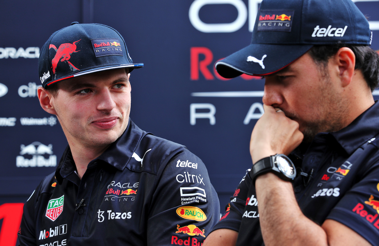 GP AUSTRALIA, Max Verstappen (NLD) Red Bull Racing with Sergio Perez (MEX) Red Bull Racing.
07.04.2022. Formula 1 World Championship, Rd 3, Australian Grand Prix, Albert Park, Melbourne, Australia, Preparation Day.
 - www.xpbimages.com, EMail: requests@xpbimages.com © Copyright: Coates / XPB Images