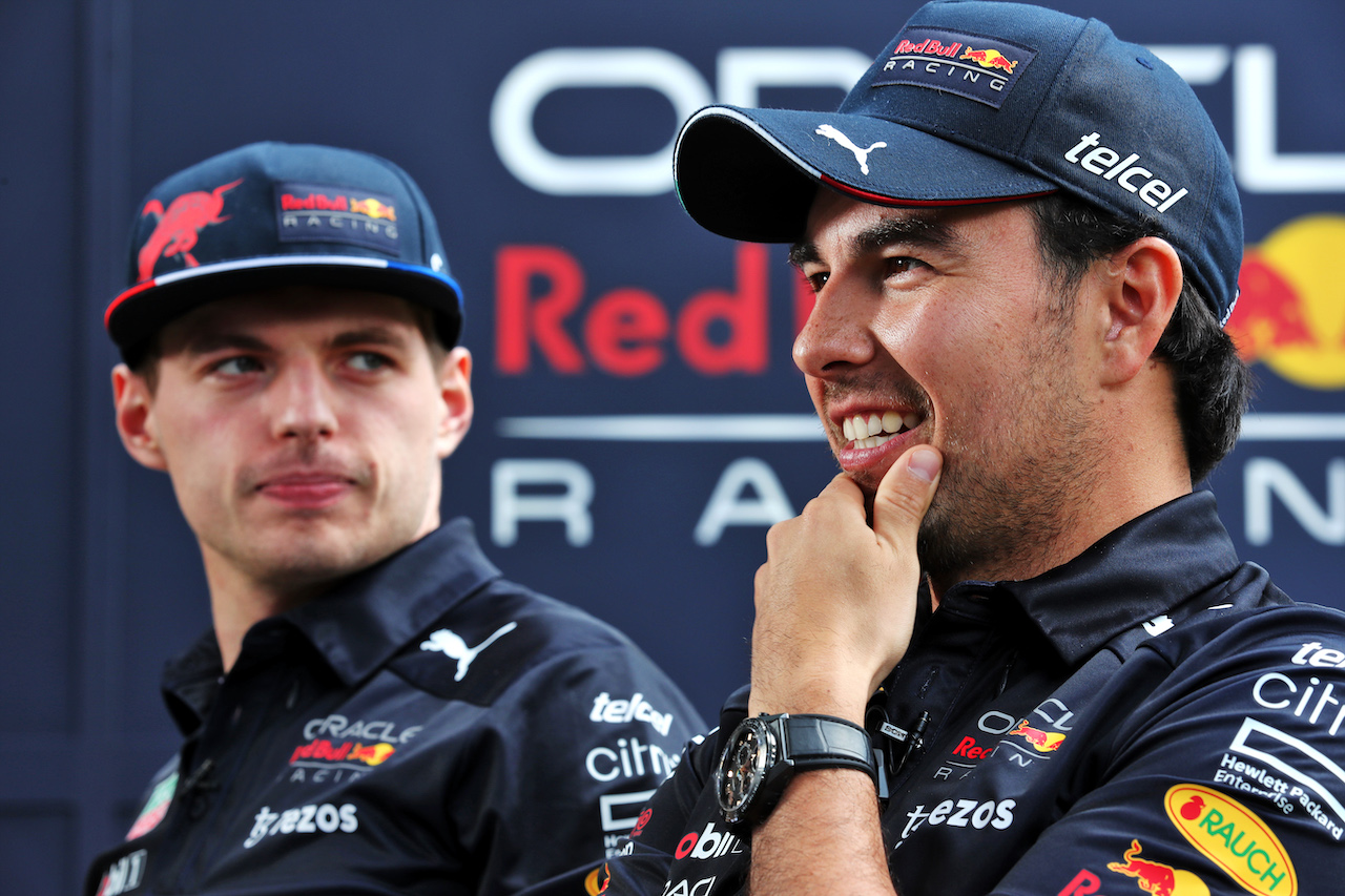 GP AUSTRALIA, Sergio Perez (MEX) Red Bull Racing with Max Verstappen (NLD) Red Bull Racing.
07.04.2022. Formula 1 World Championship, Rd 3, Australian Grand Prix, Albert Park, Melbourne, Australia, Preparation Day.
 - www.xpbimages.com, EMail: requests@xpbimages.com © Copyright: Coates / XPB Images
