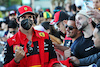 GP AUSTRALIA, Carlos Sainz Jr (ESP) Ferrari with fans.
07.04.2022. Formula 1 World Championship, Rd 3, Australian Grand Prix, Albert Park, Melbourne, Australia, Preparation Day.
 - www.xpbimages.com, EMail: requests@xpbimages.com © Copyright: Coates / XPB Images