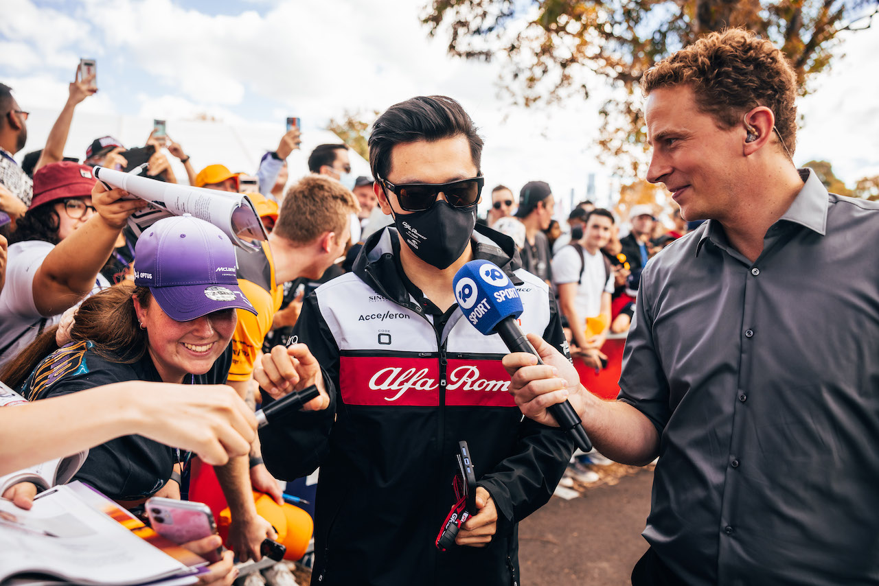 GP AUSTRALIA, Guanyu Zhou (CHN) Alfa Romeo F1 Team with fans.
09.04.2022. Formula 1 World Championship, Rd 3, Australian Grand Prix, Albert Park, Melbourne, Australia, Qualifiche Day.
- www.xpbimages.com, EMail: requests@xpbimages.com © Copyright: Bearne / XPB Images