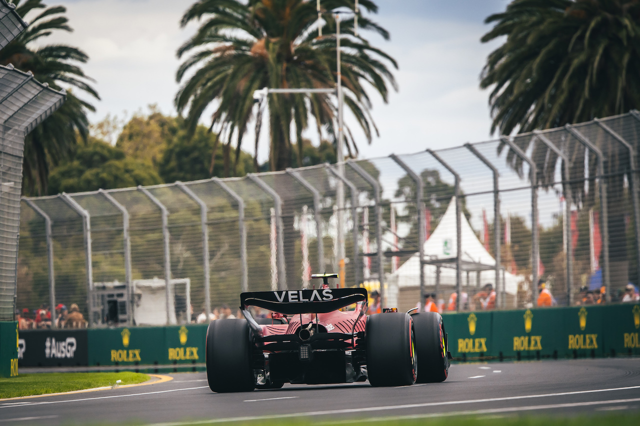 GP AUSTRALIA, Carlos Sainz Jr (ESP) Ferrari F1-75.
09.04.2022. Formula 1 World Championship, Rd 3, Australian Grand Prix, Albert Park, Melbourne, Australia, Qualifiche Day.
- www.xpbimages.com, EMail: requests@xpbimages.com © Copyright: Bearne / XPB Images