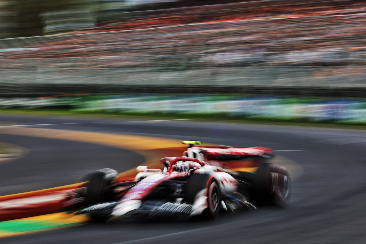 GP AUSTRALIA, Guanyu Zhou (CHN) Alfa Romeo F1 Team C42.
09.04.2022. Formula 1 World Championship, Rd 3, Australian Grand Prix, Albert Park, Melbourne, Australia, Qualifiche Day.
- www.xpbimages.com, EMail: requests@xpbimages.com © Copyright: Bearne / XPB Images