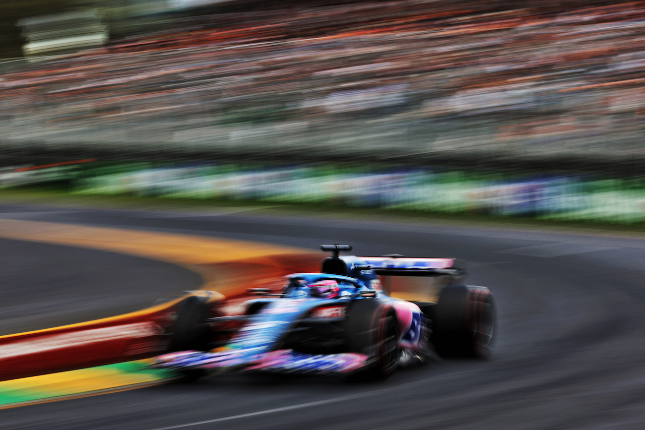 GP AUSTRALIA, Fernando Alonso (ESP) Alpine F1 Team A522.
09.04.2022. Formula 1 World Championship, Rd 3, Australian Grand Prix, Albert Park, Melbourne, Australia, Qualifiche Day.
- www.xpbimages.com, EMail: requests@xpbimages.com © Copyright: Bearne / XPB Images