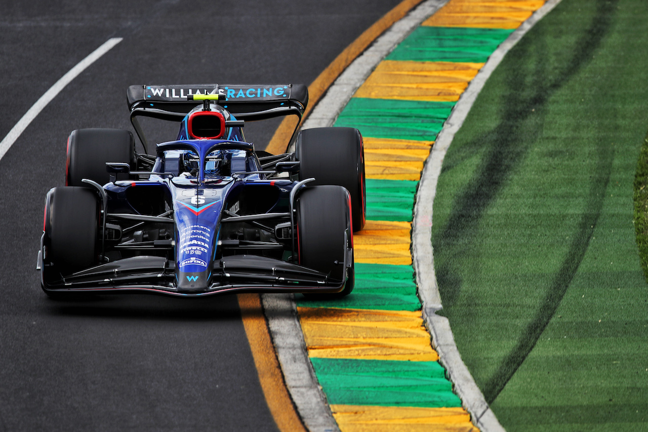GP AUSTRALIA, Nicholas Latifi (CDN) Williams Racing FW44.
09.04.2022. Formula 1 World Championship, Rd 3, Australian Grand Prix, Albert Park, Melbourne, Australia, Qualifiche Day.
 - www.xpbimages.com, EMail: requests@xpbimages.com © Copyright: Coates / XPB Images